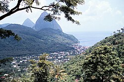 Las montañas Pitons en Santa Lucía