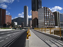 Avenida 26 hacia la avenida Caracas con la Torre Colpatria al fondo
