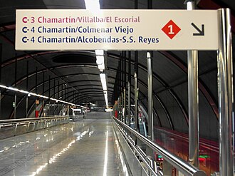 Panel informativo en la estación de Sol