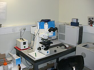Microscopio con iluminación por lámpara de mercurio para microscopía de fluorescencia