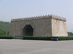 Panorámica de las murallas en el valle