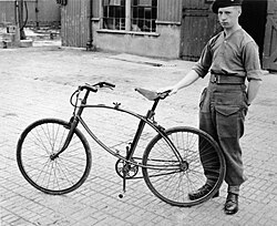 Bicicleta BSA plegable utilizada por paracaidistas