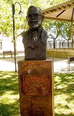 Monumento a Francisco Pradilla en Villanueva de Gállego