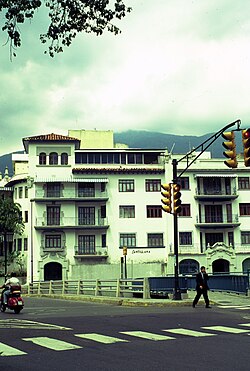 Edificio Santillana en Caracas, recordatorio de la inmigración española en el siglo XX.