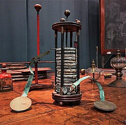 Pila eléctrica en el Museo de Historia de la Universidad