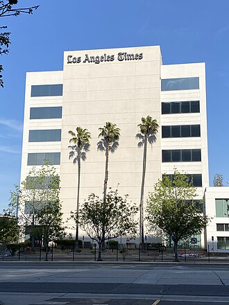Fotografía de la fachada de la sede central de Los Angeles Times