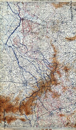Mapa detallado que muestra la topografía y las ubicaciones del saliente de Ypres, incluyendo los avances británico-franceses de 1917.