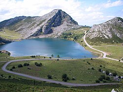 Paisaje de los Lagos de Covadonga en Asturias