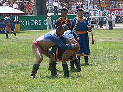 Lucha mongola en el festival naadam