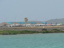 Aeropuerto Internacional Reina Beatriz