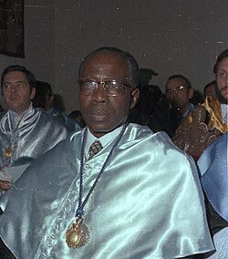 Léopold Sédar Senghor recibiendo el doctorado honoris causa por la Universidad de Salamanca.