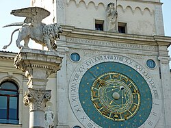 El león marciano en la Piazza dei Signori