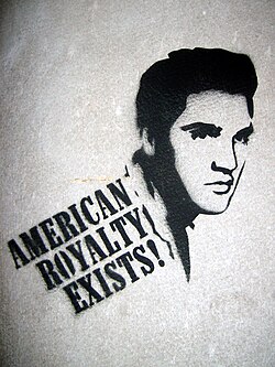Fotografía clásica de Elvis Presley, considerado un arquetipo cultural del éxito estadounidense.