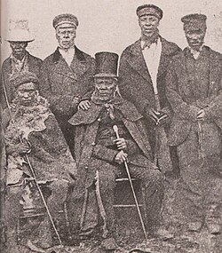 El rey Moshoeshoe I con sus ministros.