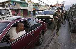 Tropas extranjeras desplegadas en Puerto Príncipe en 2004