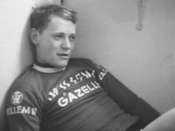 Ciclista con el maillot del Willem II-Gazelle