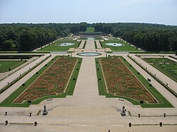 Jardines y fuentes del palacio