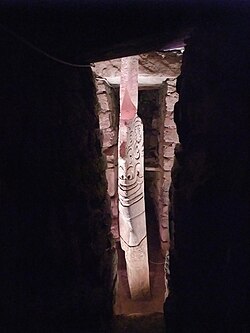 El lanzón monolítico en el Templo de Chavín de Huántar