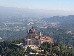 Vista aérea de la Basílica di Superga en Turín