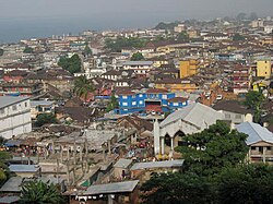 Vista de Freetown, capital de Sierra Leona en África.