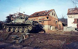 Tanque serbio destruido en 1991