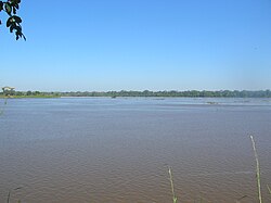 Confluencia de ríos en la Amazonía