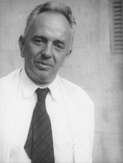 Retrato fotográfico de Theodosius Dobzhansky en 1943