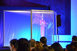 Proyección holográfica en un congreso tecnológico