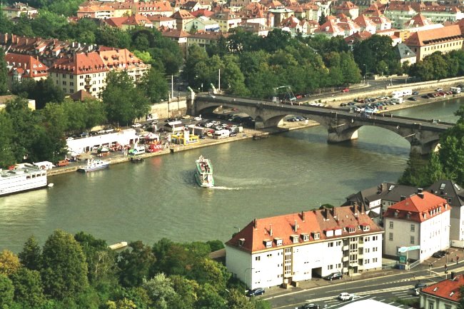 Fotografía paisajística del río Meno en Alemania.