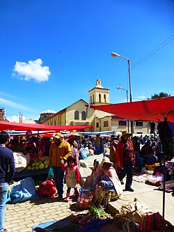 Feria tradicional en Achacachi