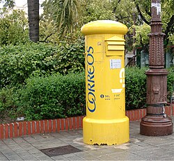 Buzón de correos típico de España