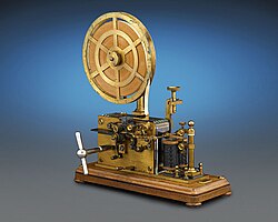 Receptor de código morse con cinta de papel