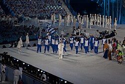 Atletas griegos encabezando el Desfile de Naciones en Vancouver 2010
