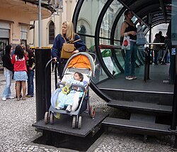 Sistema de transporte público accesible en Curitiba, Brasil