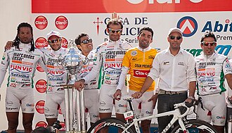 Parte de la plantilla 2012 del equipo ciclista brasileño