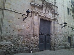 Impactos de metralla en una fachada