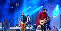 Kaiser Chiefs en un concierto en 2012