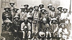 Pablo Zárate Willka junto a campesinos favorables al federalismo