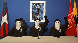 David Pla, Izaskun Lesaka e Iratxe Sorzabal durante el anuncio de ETA