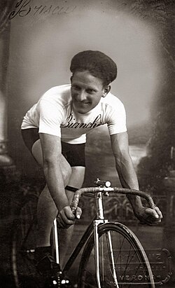 Retrato o ficha deportiva de Arturo Bresciani