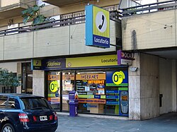 Un locutorio de Telefónica en Rosario, Argentina