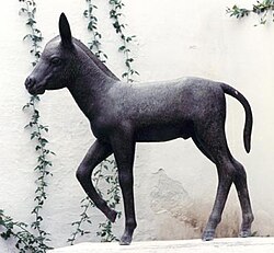 Estatua de Platero en Moguer