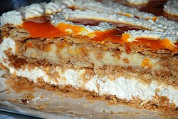 Pastel de hojaldre y yema
