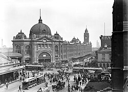 Fotografía histórica de la Flinders Street Station en 1927