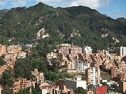 Vista de los Cerros Orientales que bordean la ciudad