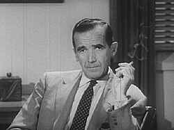 El periodista Edward R. Murrow en su programa de televisión See It Now.