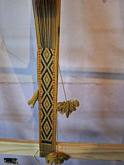 Tejido en telar mapuche
