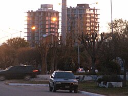 Edificaciones en altura en el centro urbano de la localidad