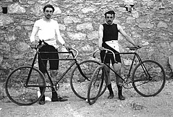 Los franceses Léon Flameng y Paul Masson ganaron cuatro eventos de ciclismo.