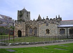 Iglesia de San Cybi situada en el núcleo urbano de Holyhead.
